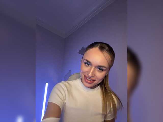 Enchantix's BongaCams show and profile