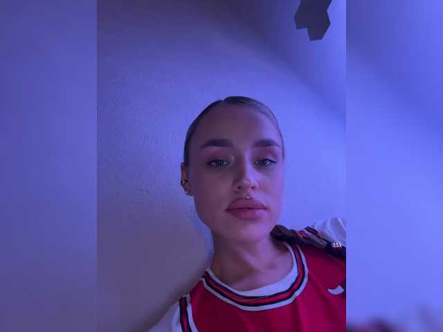 Enchantix's BongaCams show and profile