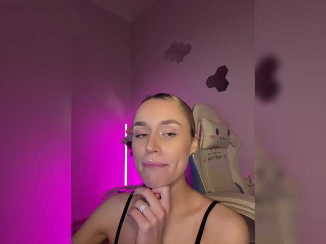 Enchantix's BongaCams show and profile