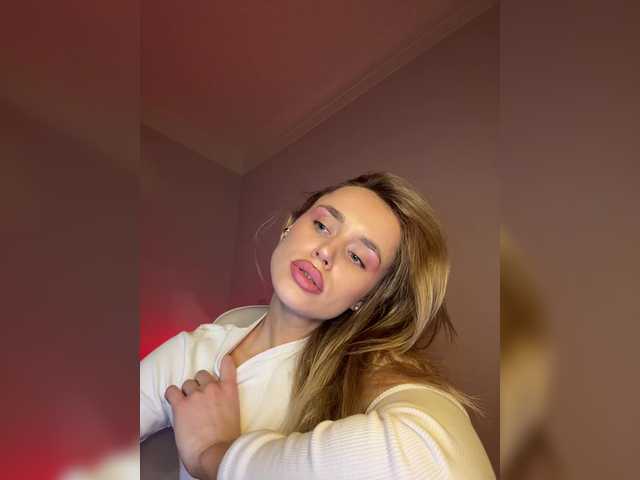 Enchantix's BongaCams show and profile