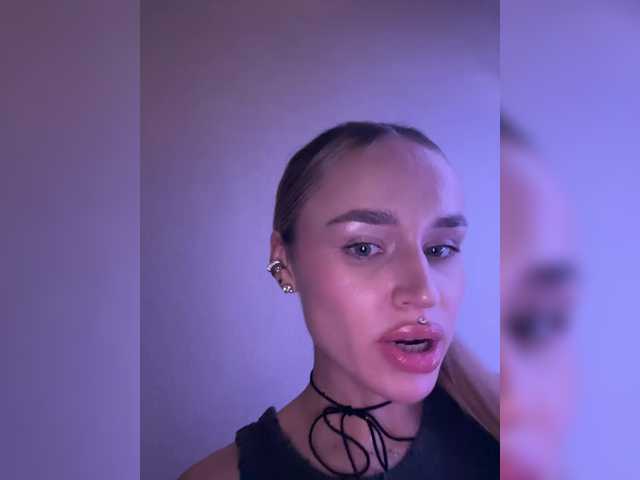 Enchantix's BongaCams show and profile