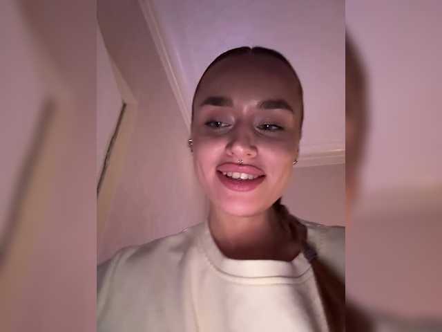 Enchantix's BongaCams show and profile