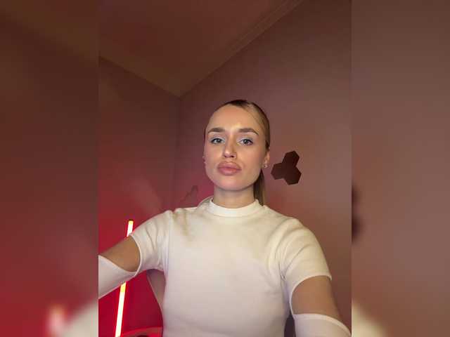 Enchantix's BongaCams show and profile