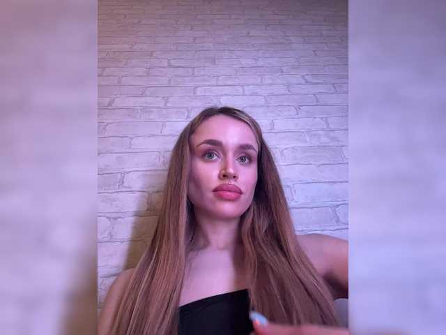 Enchantix's BongaCams show and profile