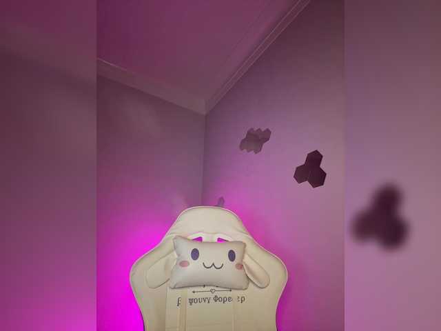 Enchantix's BongaCams show and profile