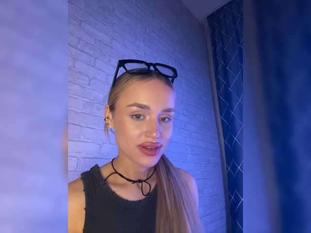 Enchantix's BongaCams show and profile