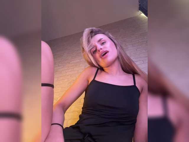 Enchantix's BongaCams show and profile