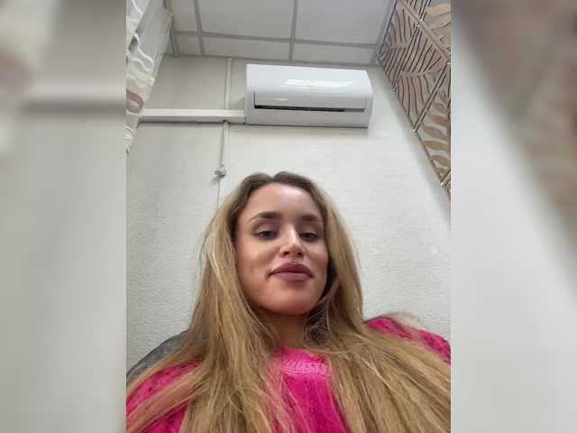 Enchantix's BongaCams show and profile