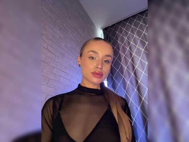 Enchantix's BongaCams show and profile