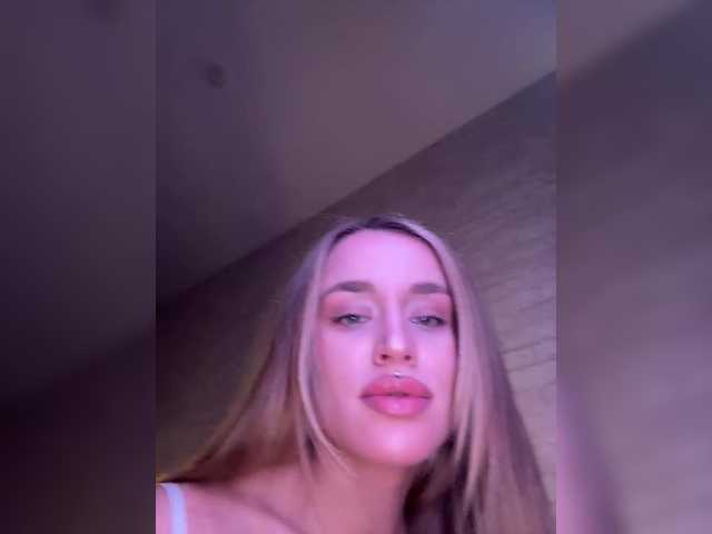 Enchantix's BongaCams show and profile