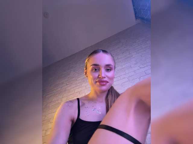 Enchantix's BongaCams show and profile