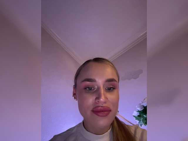 Enchantix's BongaCams show and profile