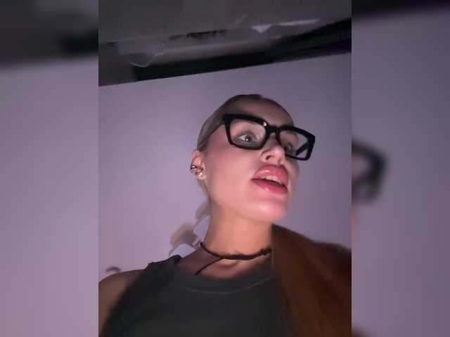 Enchantix's BongaCams show and profile