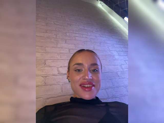 Enchantix's BongaCams show and profile