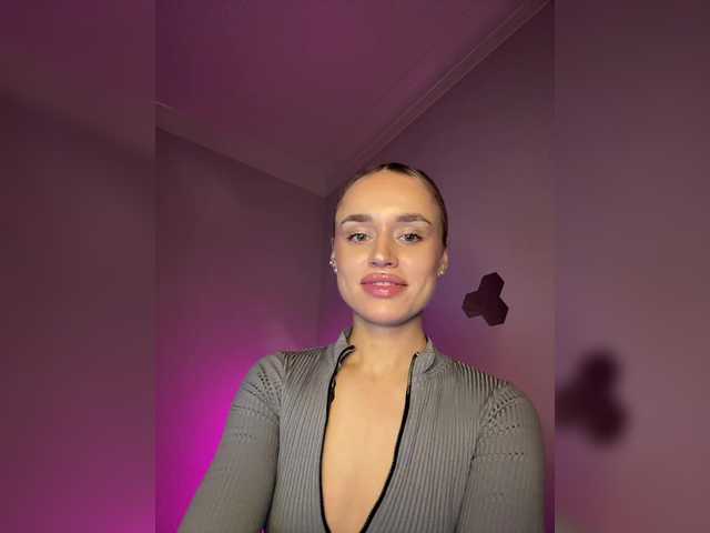 Enchantix's BongaCams show and profile