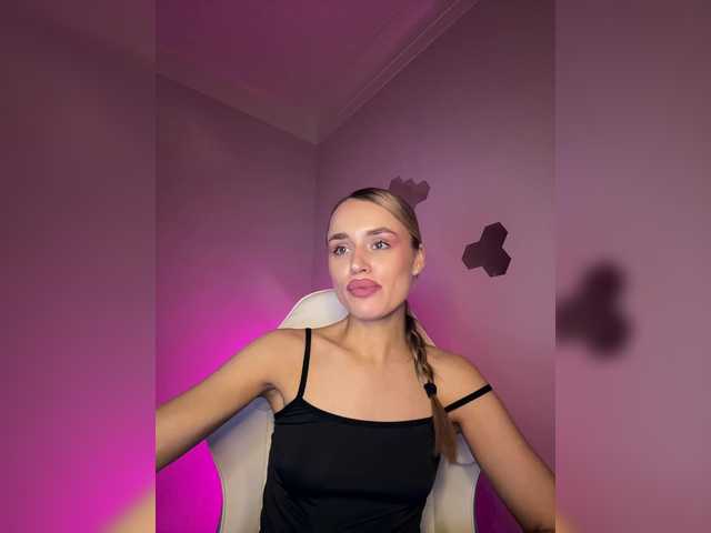 Enchantix's BongaCams show and profile