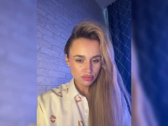 Enchantix's BongaCams show and profile