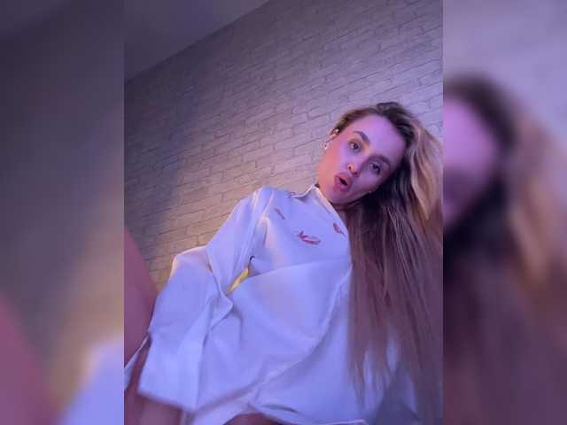 Enchantix's BongaCams show and profile