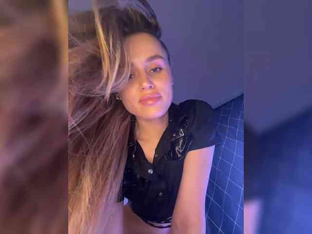 Enchantix Live Webcam on BongaCams