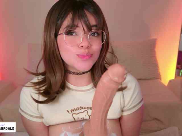 CammieFoalss webcam