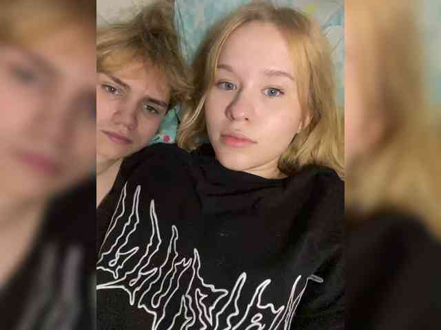 TaffyTwins webcam