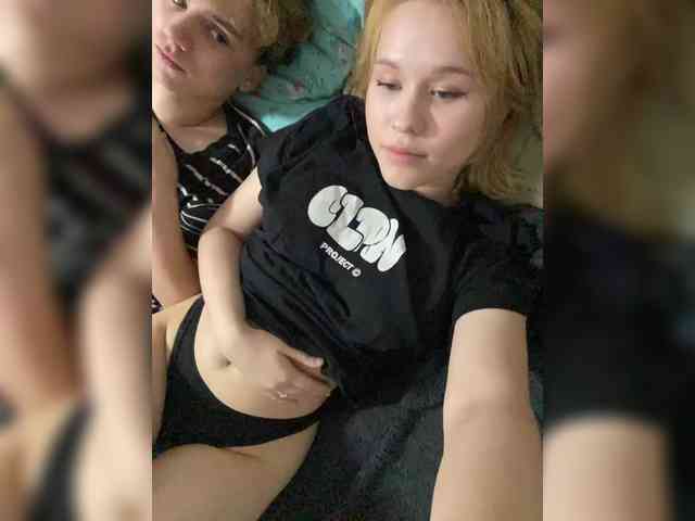 TaffyTwins webcam