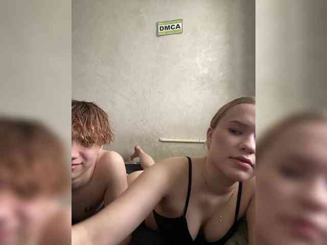 TaffyTwins webcam
