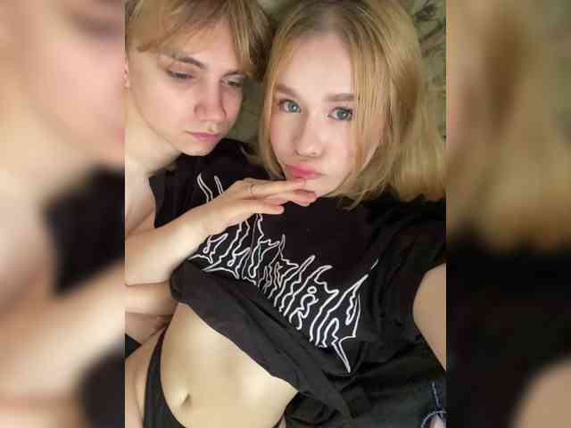 TaffyTwins webcam