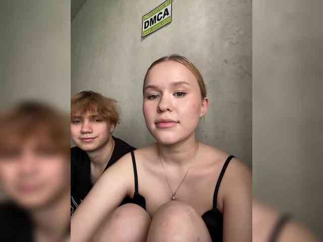 TaffyTwins webcam
