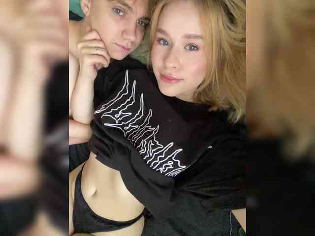 TaffyTwins webcam