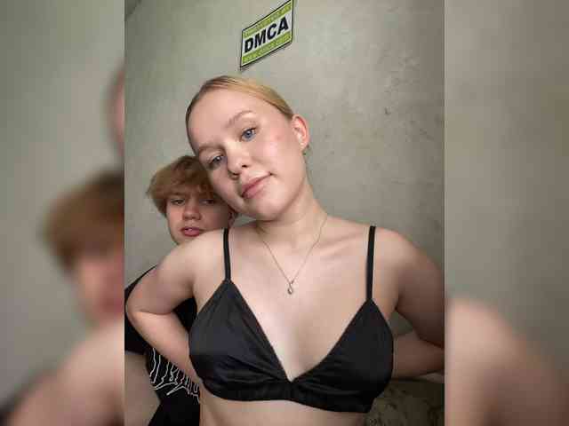 TaffyTwins webcam