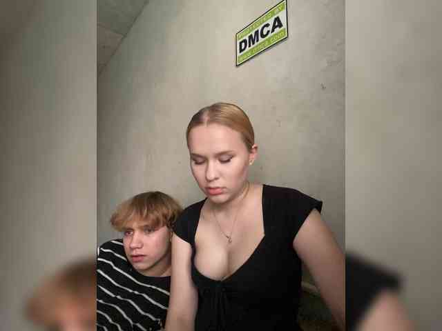 TaffyTwins webcam