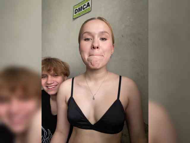 TaffyTwins webcam