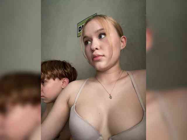 TaffyTwins webcam