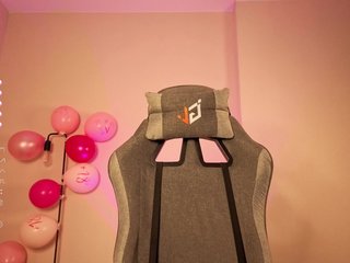 Pussy-Pikmi Porn Show