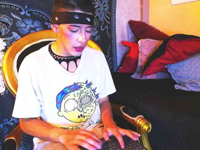 Andreuw-Wolf Andreuw-Wolf