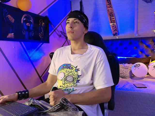 Andreuw-Wolf Andreuw-Wolf