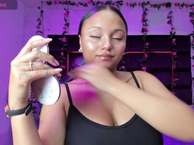 sweelanna's BongaCams show and profile