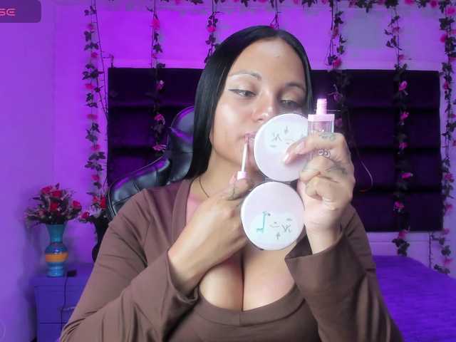 sweelanna's BongaCams show and profile