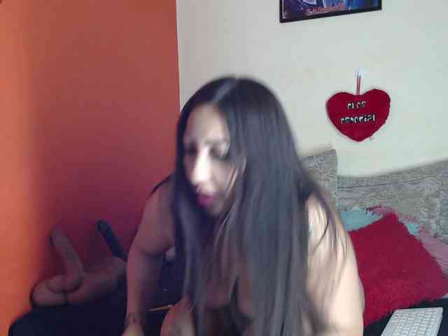 Melanie-Foxx Melanie-Foxx