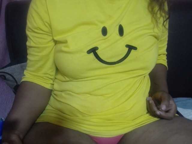 jenniella webcam bongacams model stream image