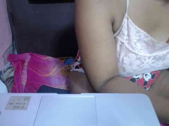 jenniella webcam