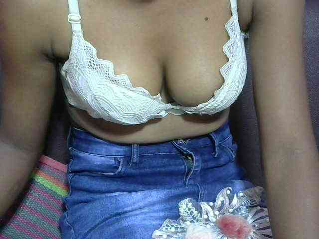 jenniella webcam
