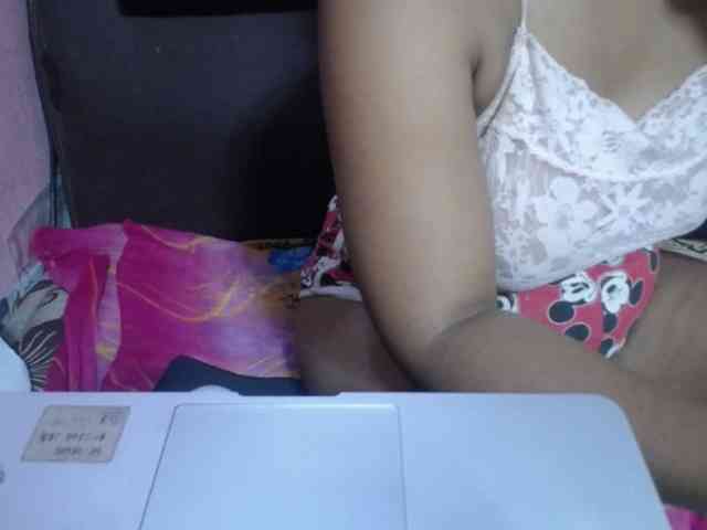 jenniella webcam