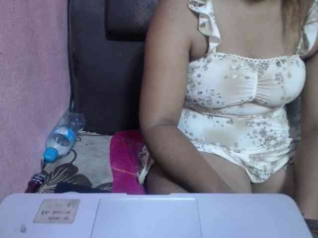 jenniella webcam