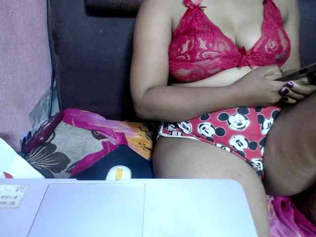 jenniella webcam