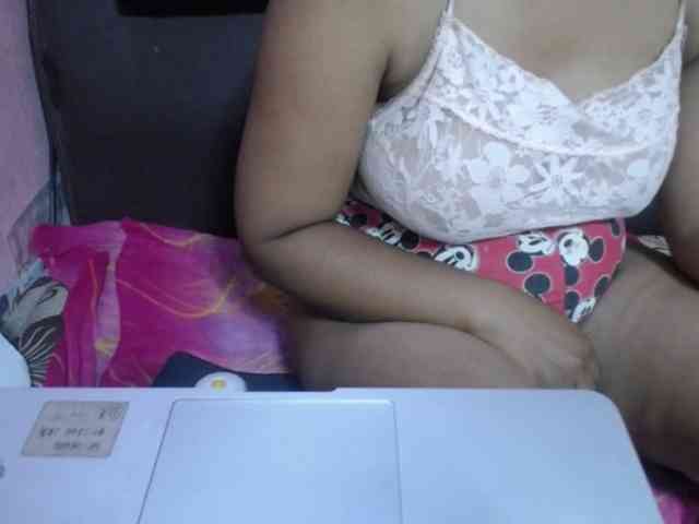 jenniella webcam