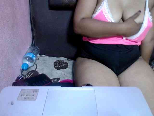 jenniella Live Webcam on BongaCams