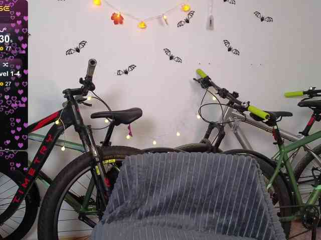 BellaMrr webcam
