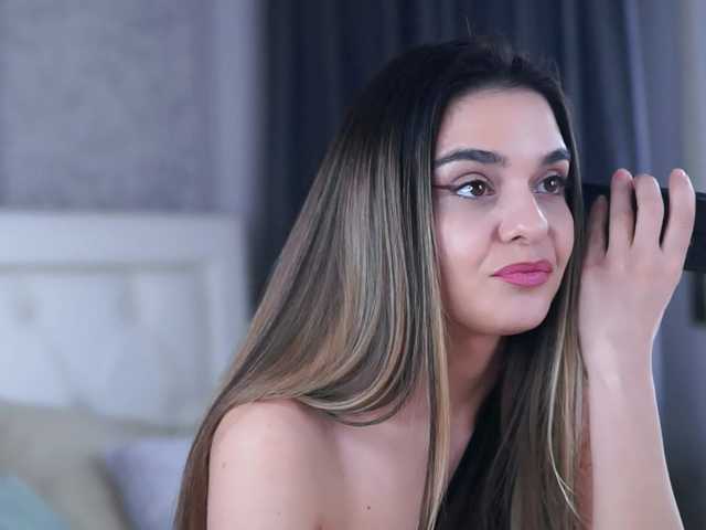 RobertaRosetti's BongaCams show and profile